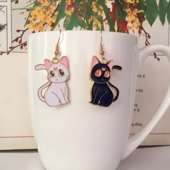 🍏50% OFF/3+...Set of 5 Sailor Moon Characters and 2 Cats Earrings - Picture 5 of 13